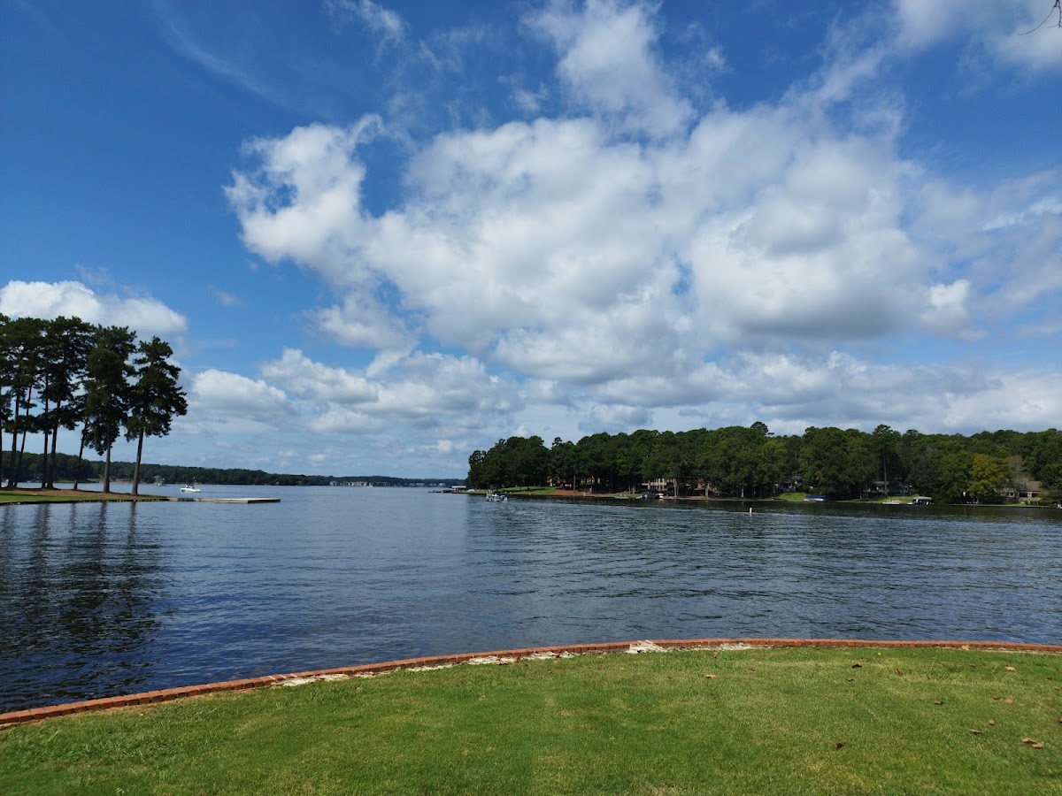 Lake Oconee boat ramp area