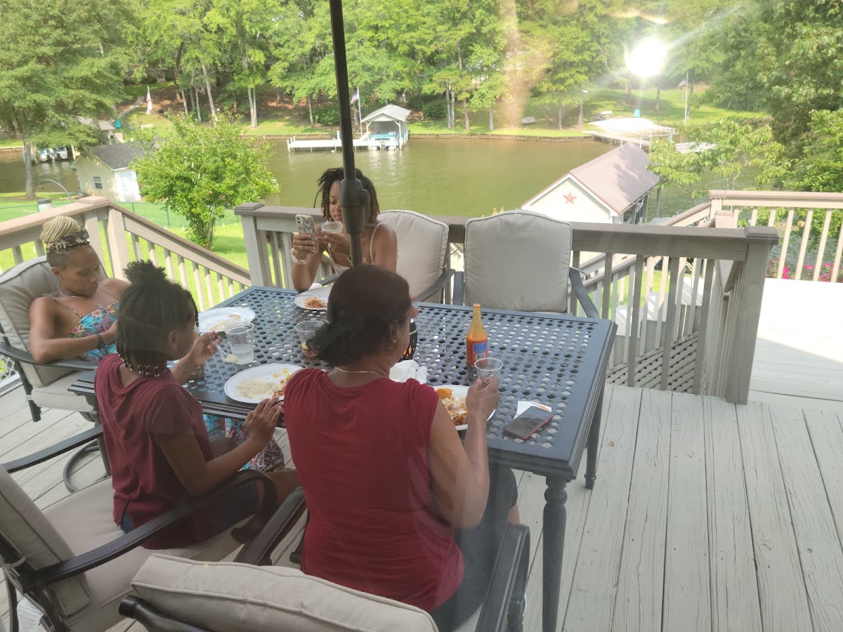 Lake Sinclair boat ramp area